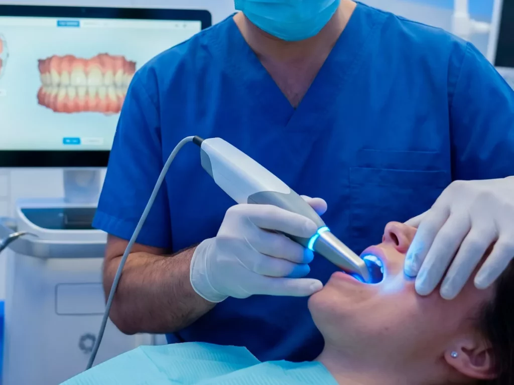 Digital intraoral scanning device.